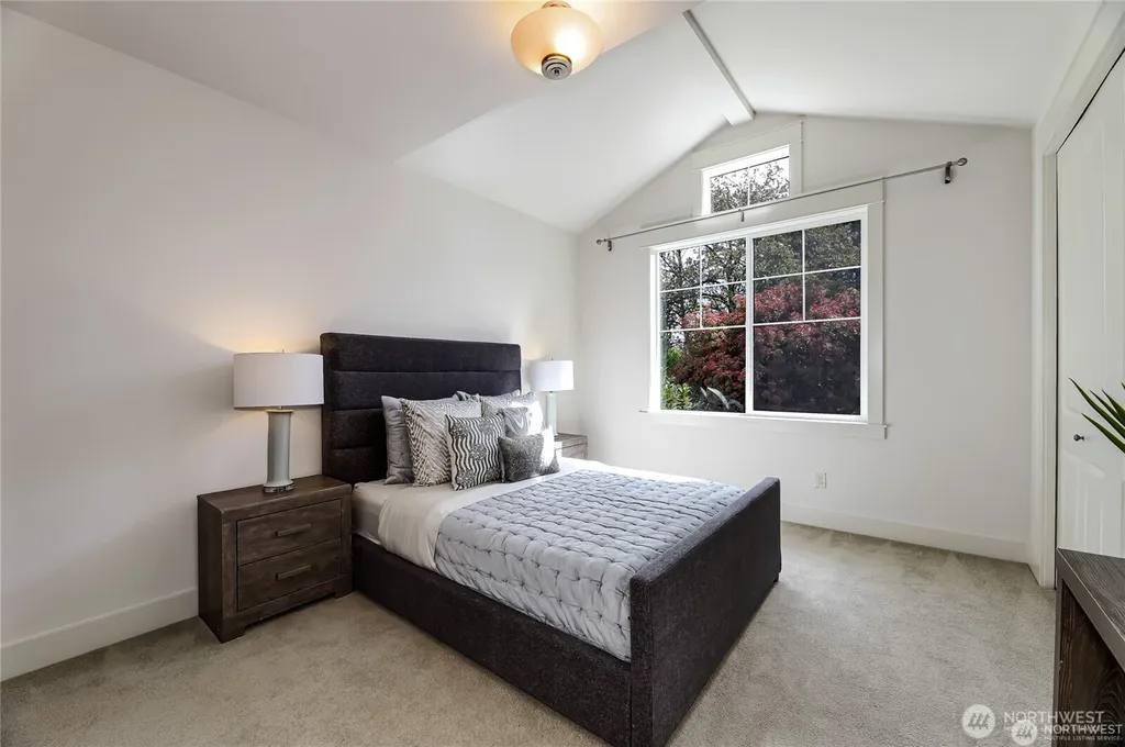 9818 NE 24th Street Bellevue WA 98004