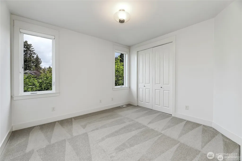 9818 NE 24th Street Bellevue WA 98004