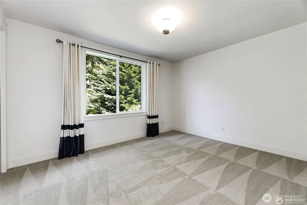 9818 NE 24th Street Bellevue WA 98004