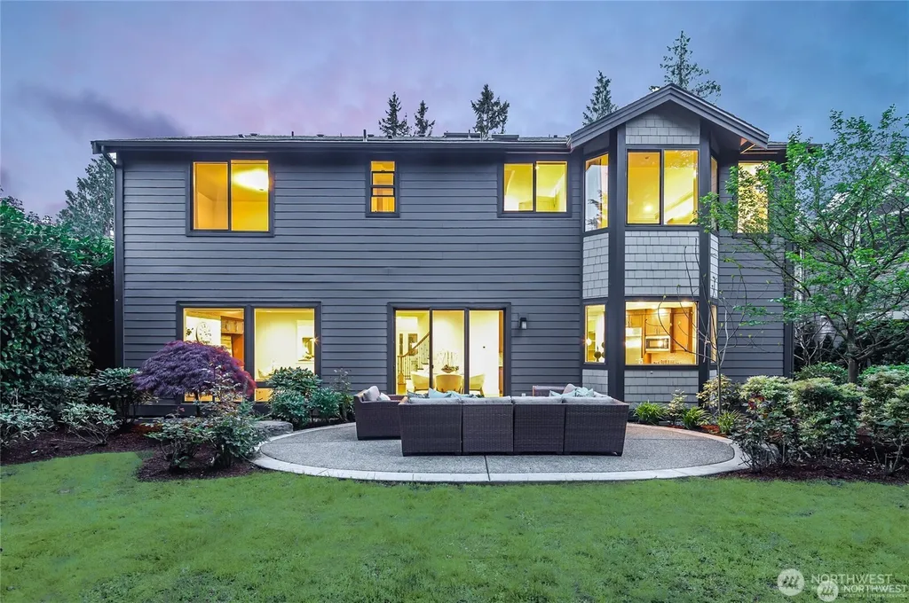 9818 NE 24th Street Bellevue WA 98004