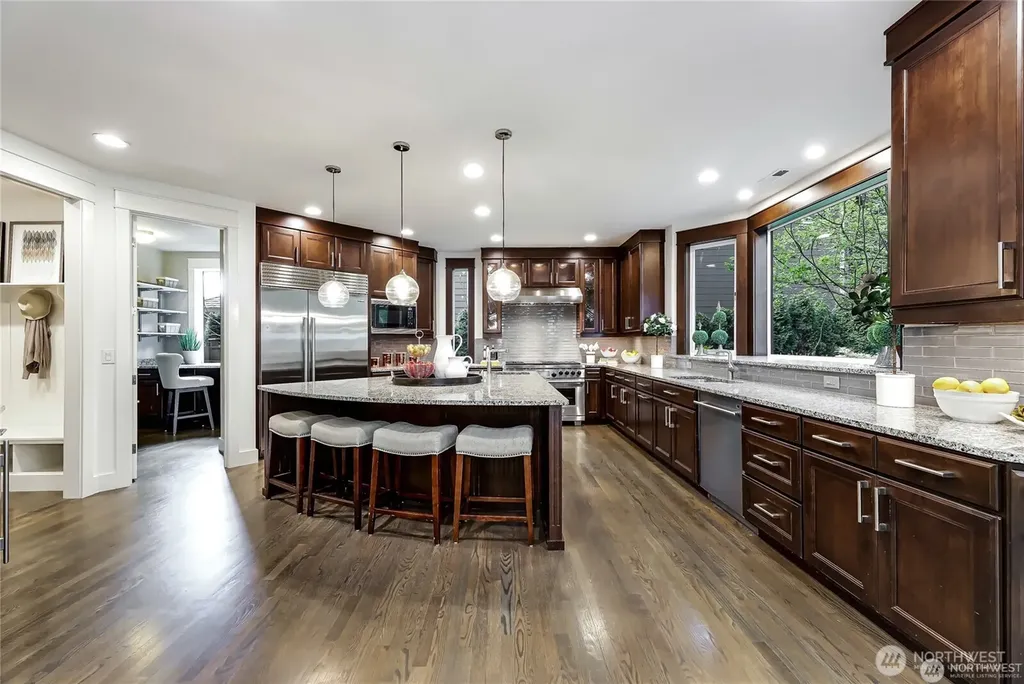 9818 NE 24th Street Bellevue WA 98004
