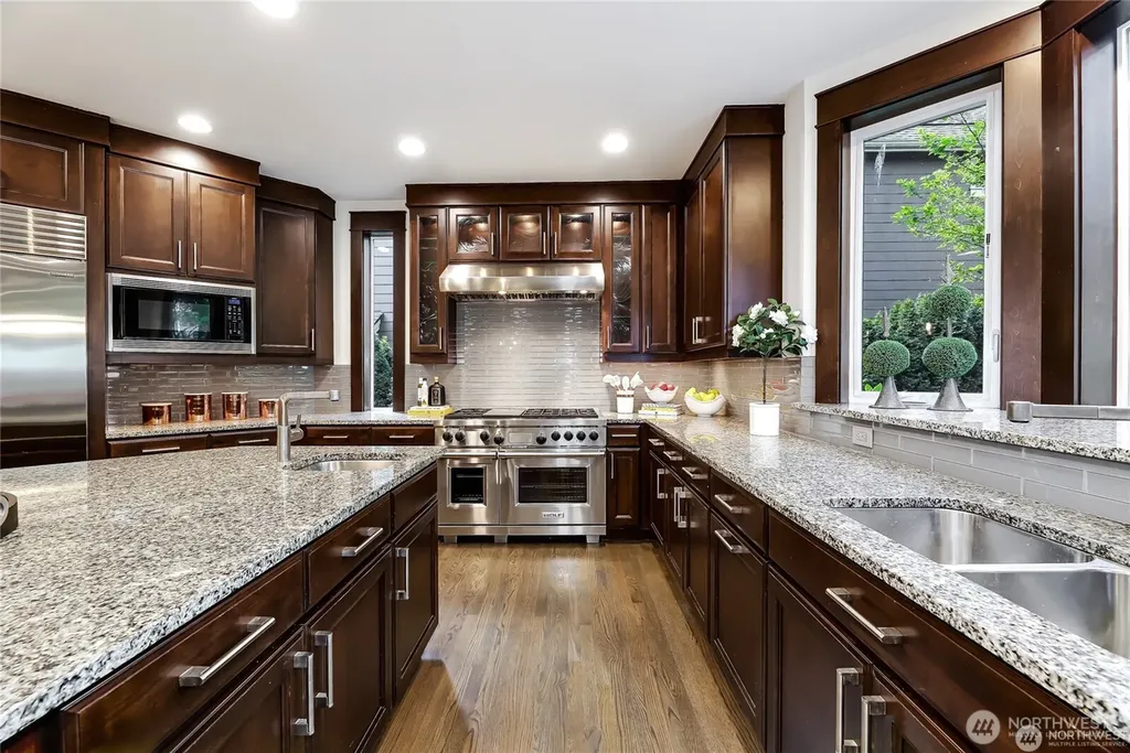 9818 NE 24th Street Bellevue WA 98004
