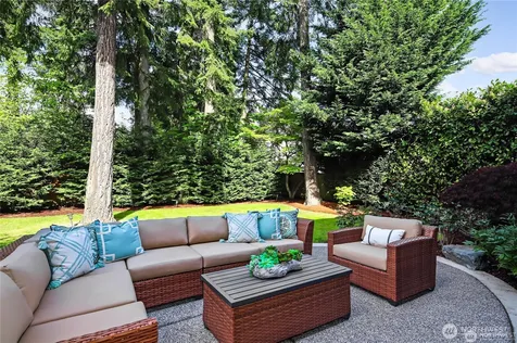 9818 NE 24th Street Bellevue WA 98004