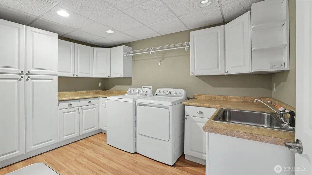 18744 Kenlake Place NE Kenmore WA 98028