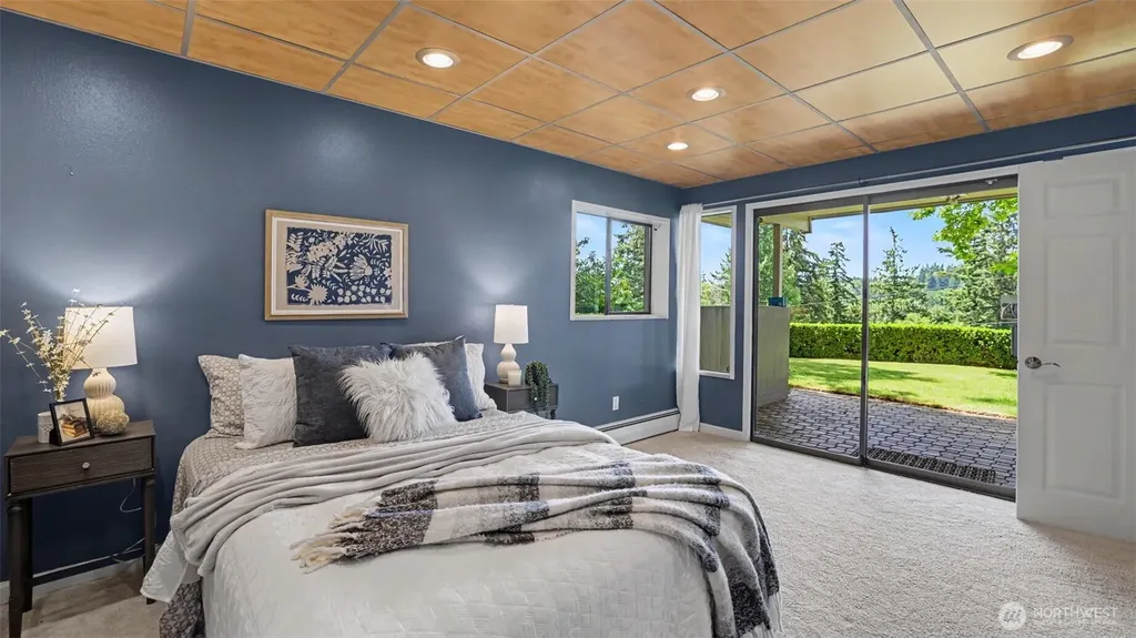 18744 Kenlake Place NE Kenmore WA 98028