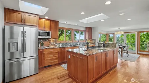18744 Kenlake Place NE Kenmore WA 98028