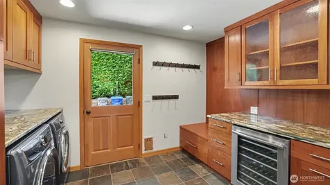 18744 Kenlake Place NE Kenmore WA 98028