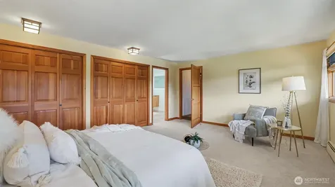 18744 Kenlake Place NE Kenmore WA 98028