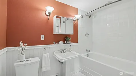18744 Kenlake Place NE Kenmore WA 98028