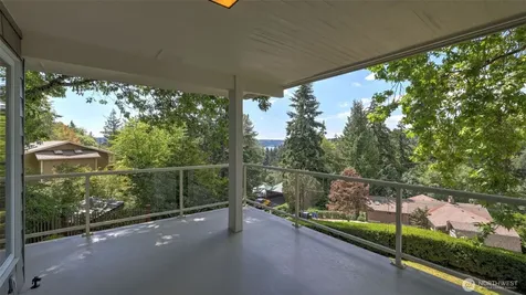 18744 Kenlake Place NE Kenmore WA 98028