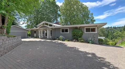 18744 Kenlake Place NE Kenmore WA 98028