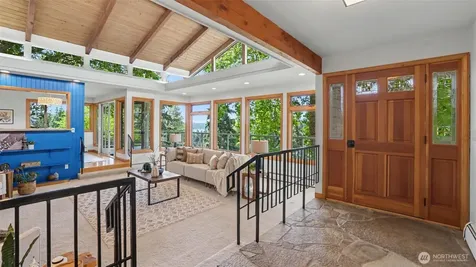 18744 Kenlake Place NE Kenmore WA 98028