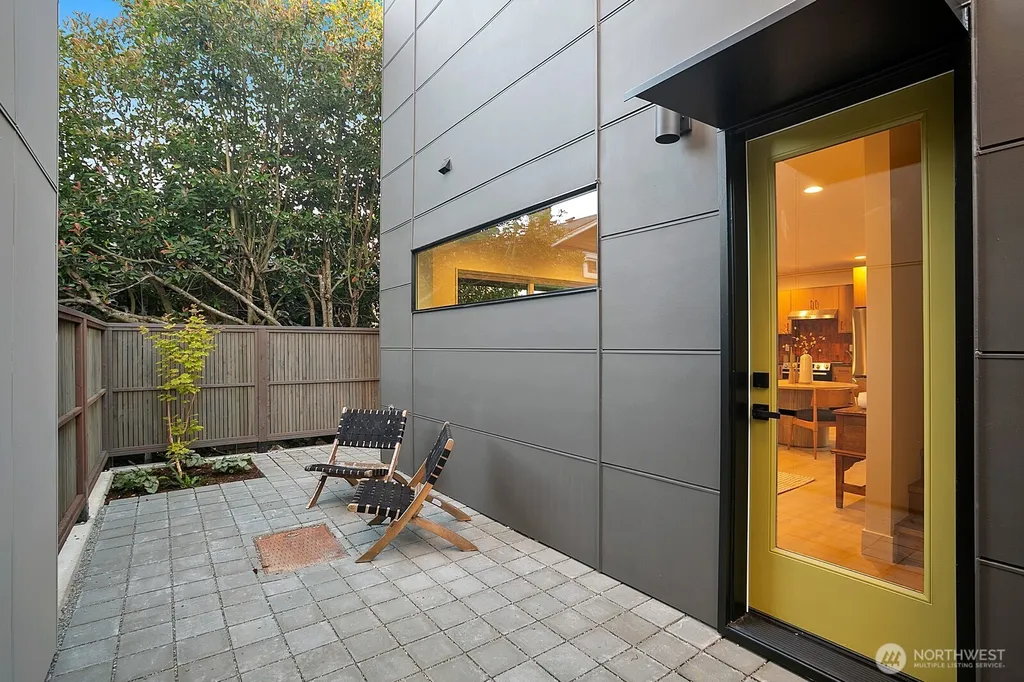 5051 35th Avenue SW Seattle WA 98126