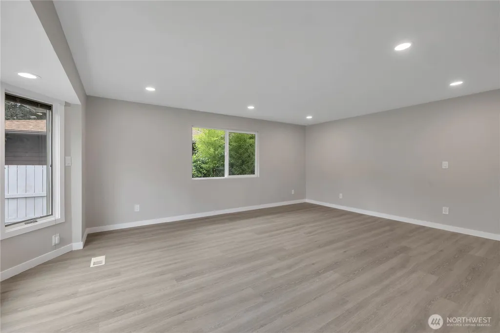 10223 SE 213th Place Kent WA 98031