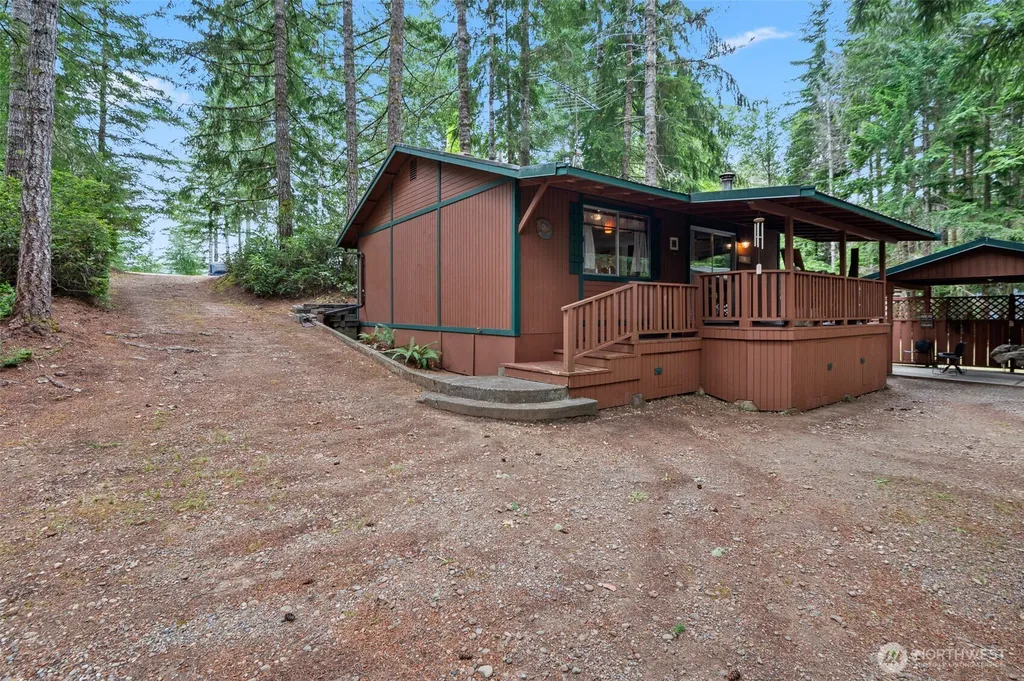 870 N Colony Surf Drive Lilliwaup WA 98555