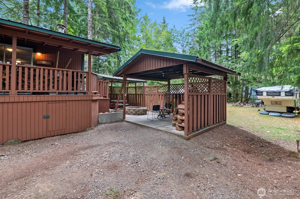 870 N Colony Surf Drive Lilliwaup WA 98555