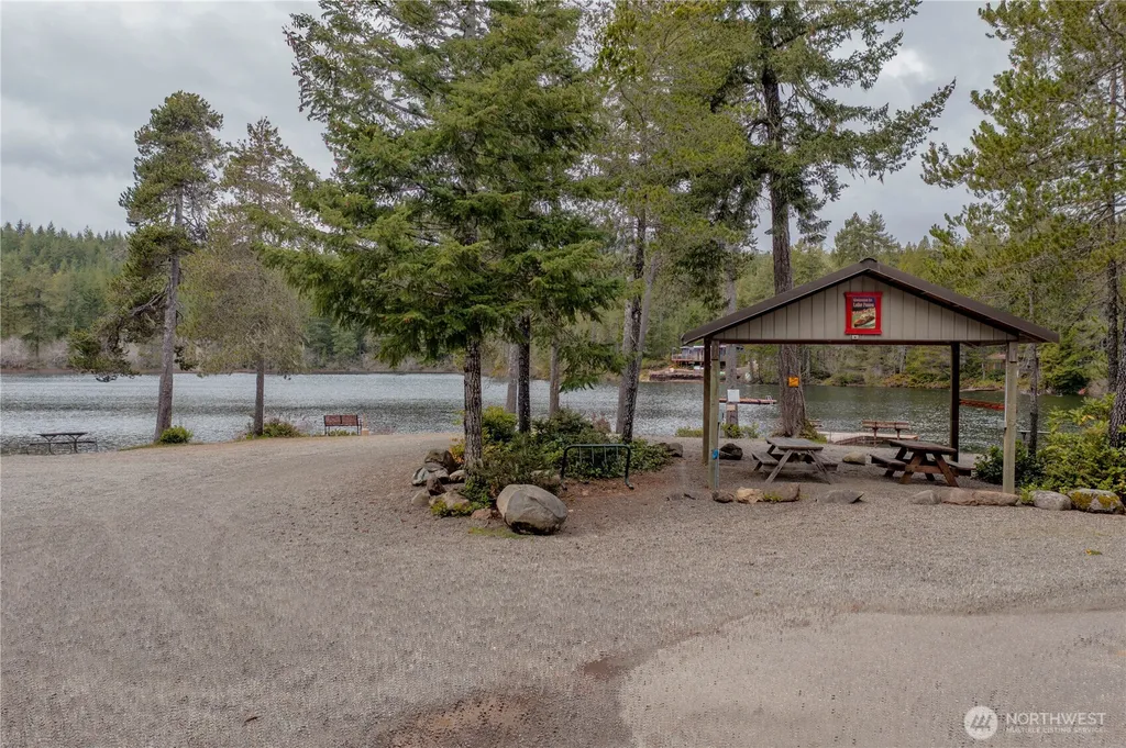 870 N Colony Surf Drive Lilliwaup WA 98555