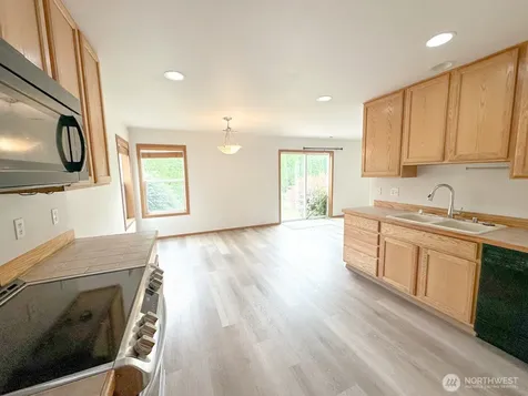 17929 Silver Creek Avenue E Puyallup WA 98375