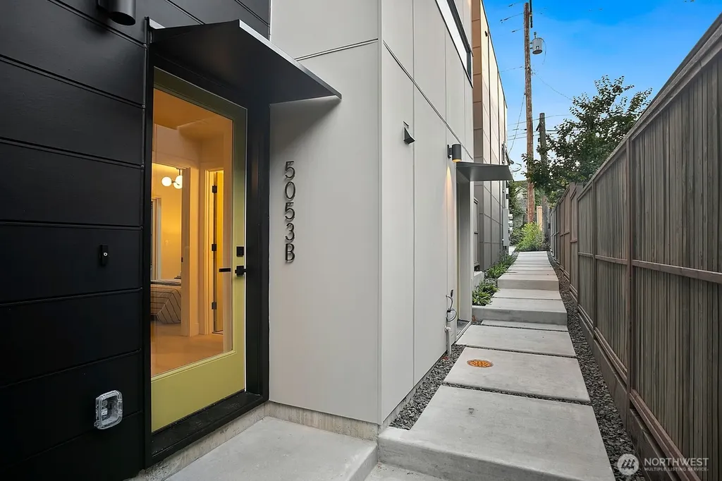 5053 35th Avenue SW Seattle WA 98126