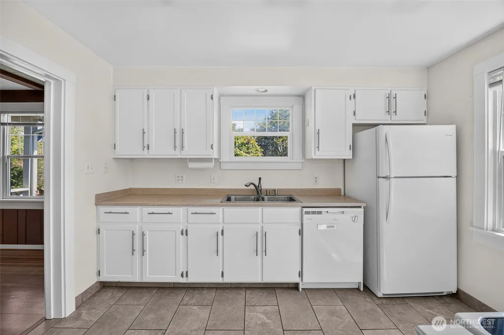 4417 Seahurst Avenue Everett WA 98203