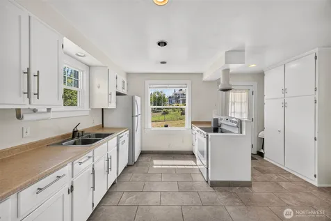 4417 Seahurst Avenue Everett WA 98203