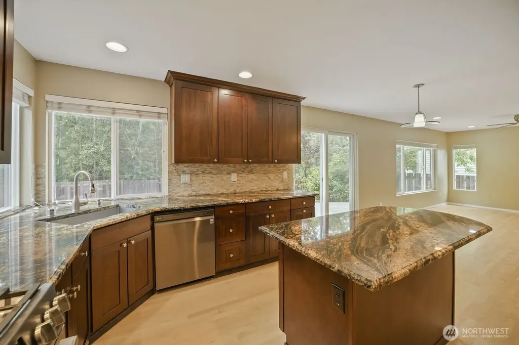 24218 SE 9th Street Sammamish WA 98075