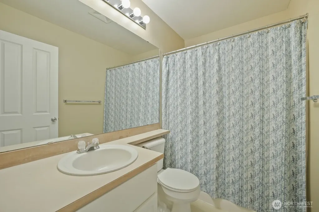 24218 SE 9th Street Sammamish WA 98075