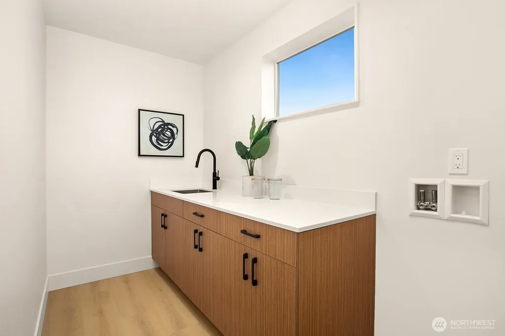 5053 35th Avenue SW Seattle WA 98126