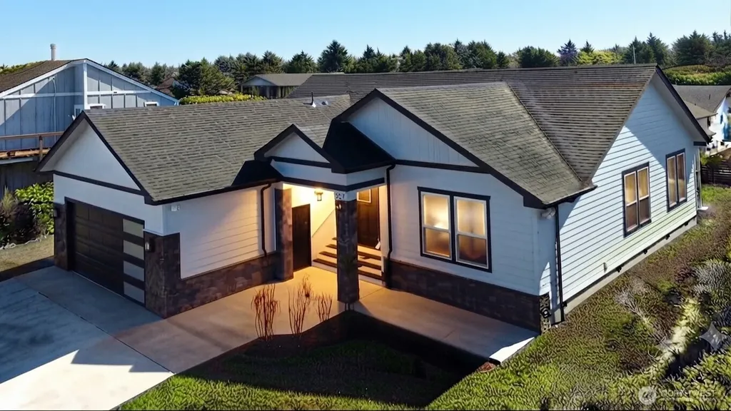 552 Sand Dune Avenue SW Ocean Shores WA 98569