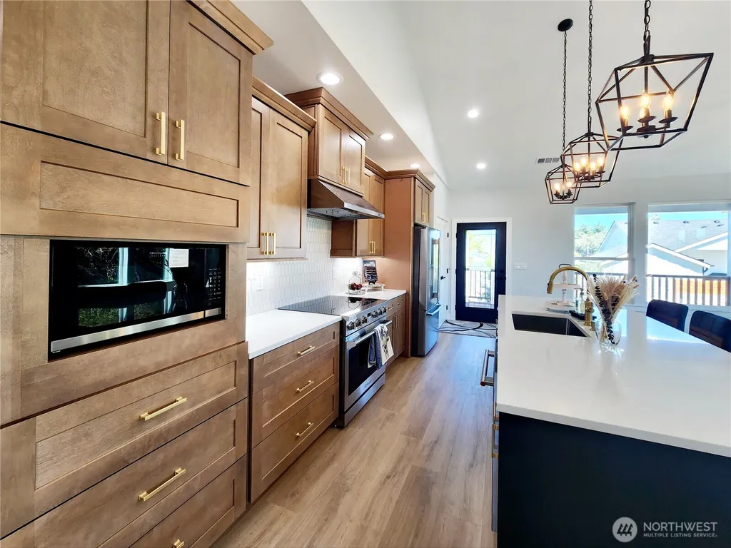 552 Sand Dune Avenue SW Ocean Shores WA 98569