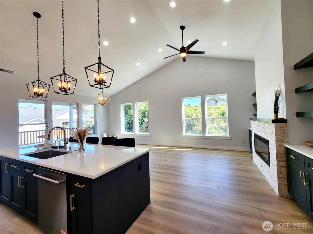 552 Sand Dune Avenue SW Ocean Shores WA 98569