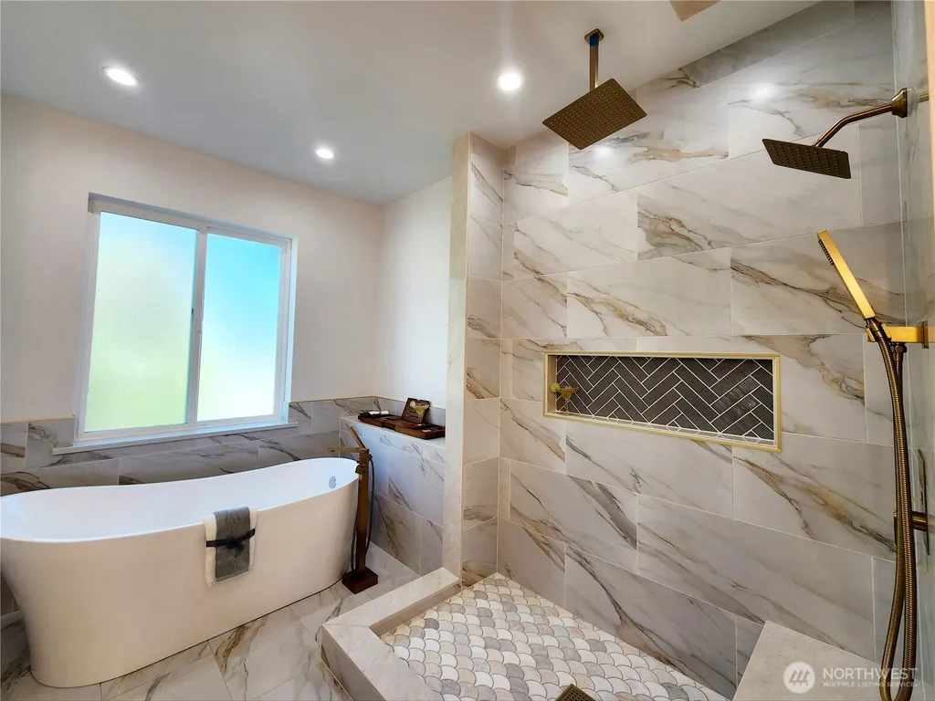 552 Sand Dune Avenue SW Ocean Shores WA 98569
