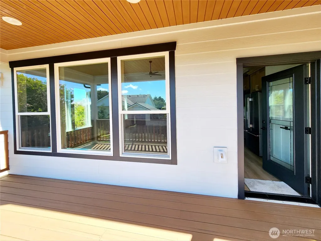 552 Sand Dune Avenue SW Ocean Shores WA 98569