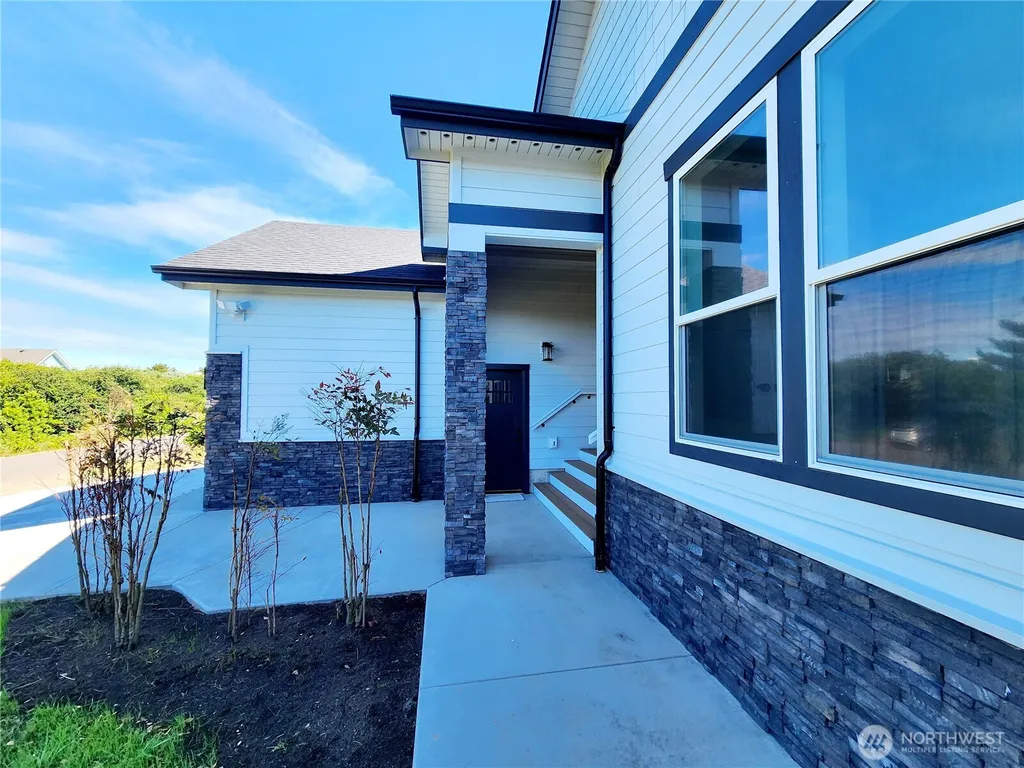 552 Sand Dune Avenue SW Ocean Shores WA 98569