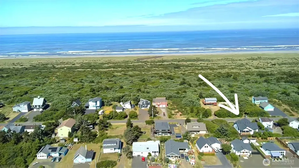 552 Sand Dune Avenue SW Ocean Shores WA 98569