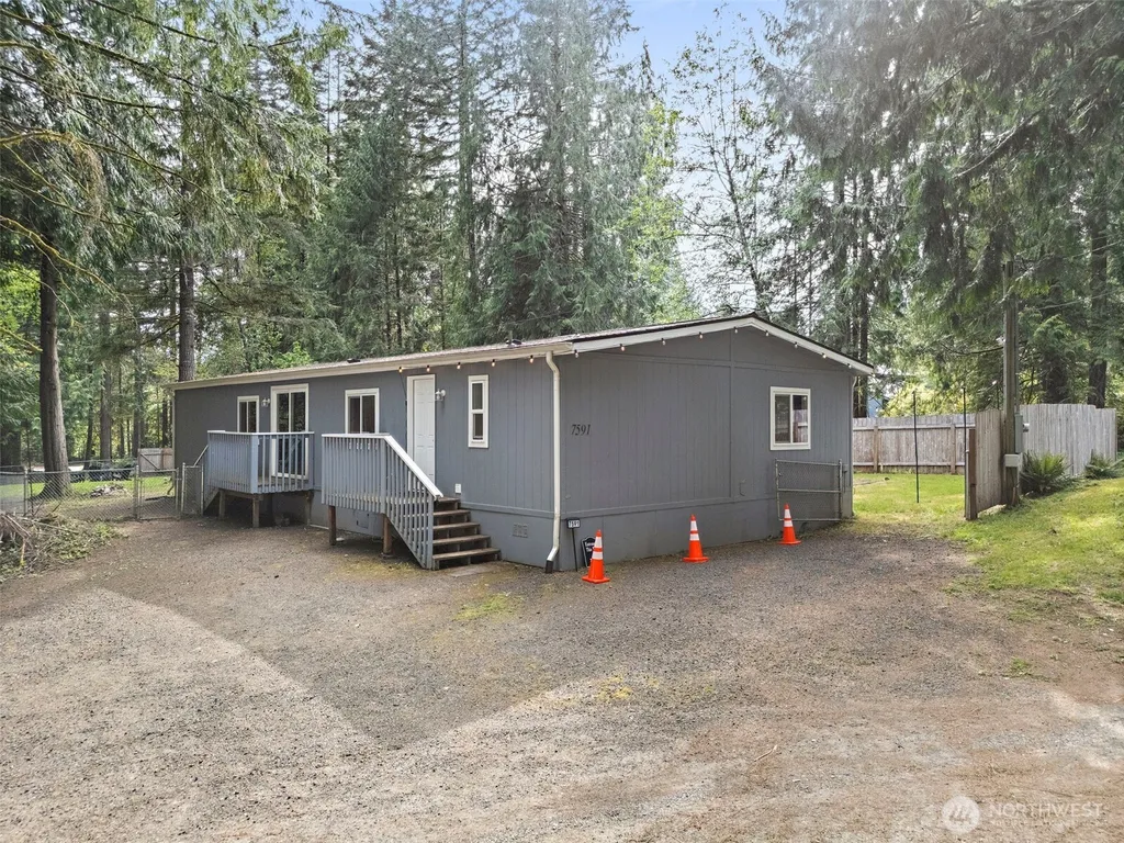 7591 SE Fragaria Road Olalla WA 98359
