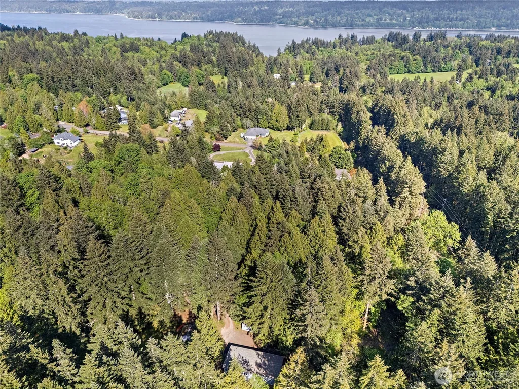 7591 SE Fragaria Road Olalla WA 98359