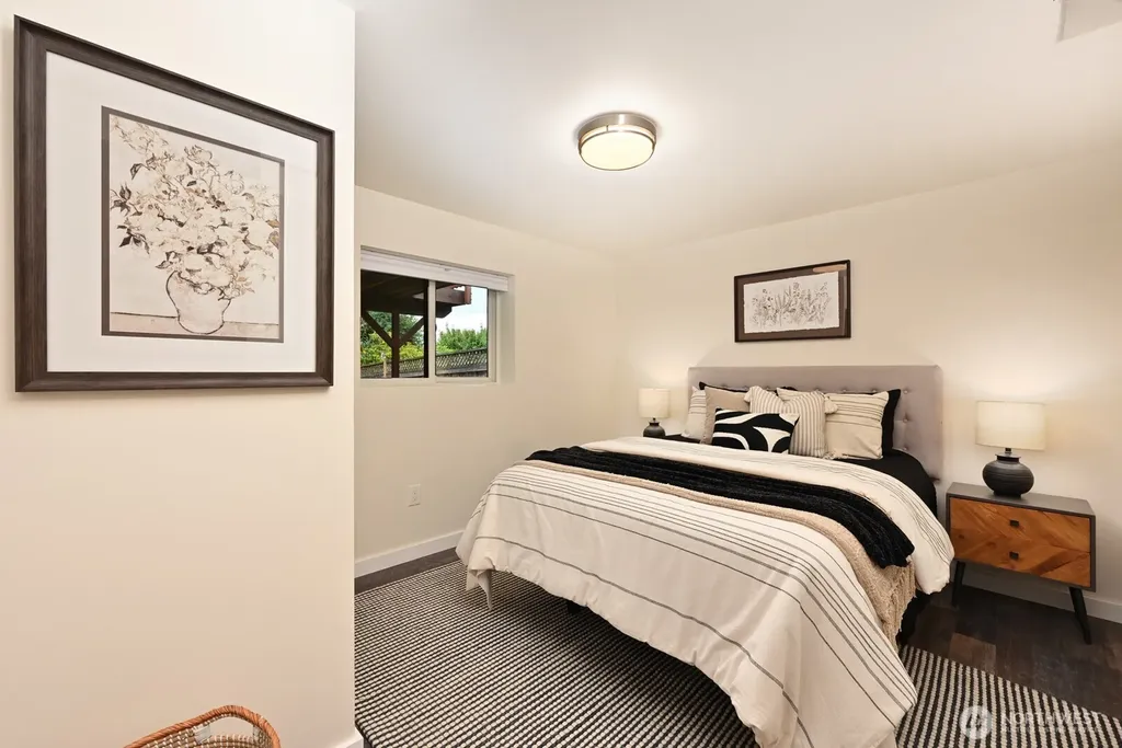9823 41st Avenue SW Seattle WA 98136