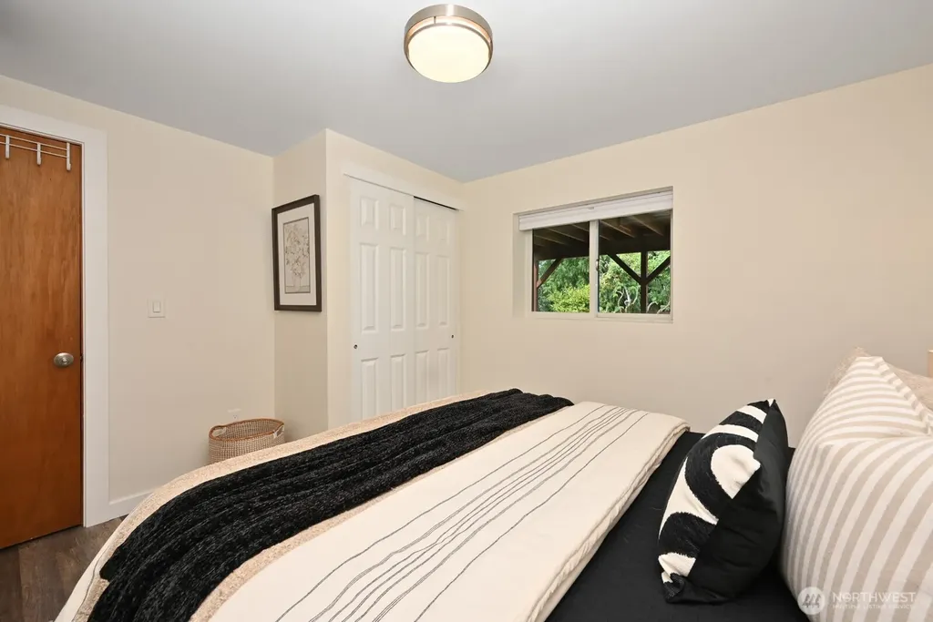 9823 41st Avenue SW Seattle WA 98136