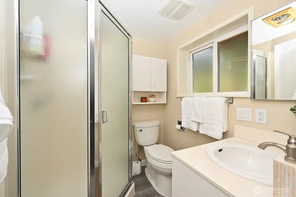 9823 41st Avenue SW Seattle WA 98136
