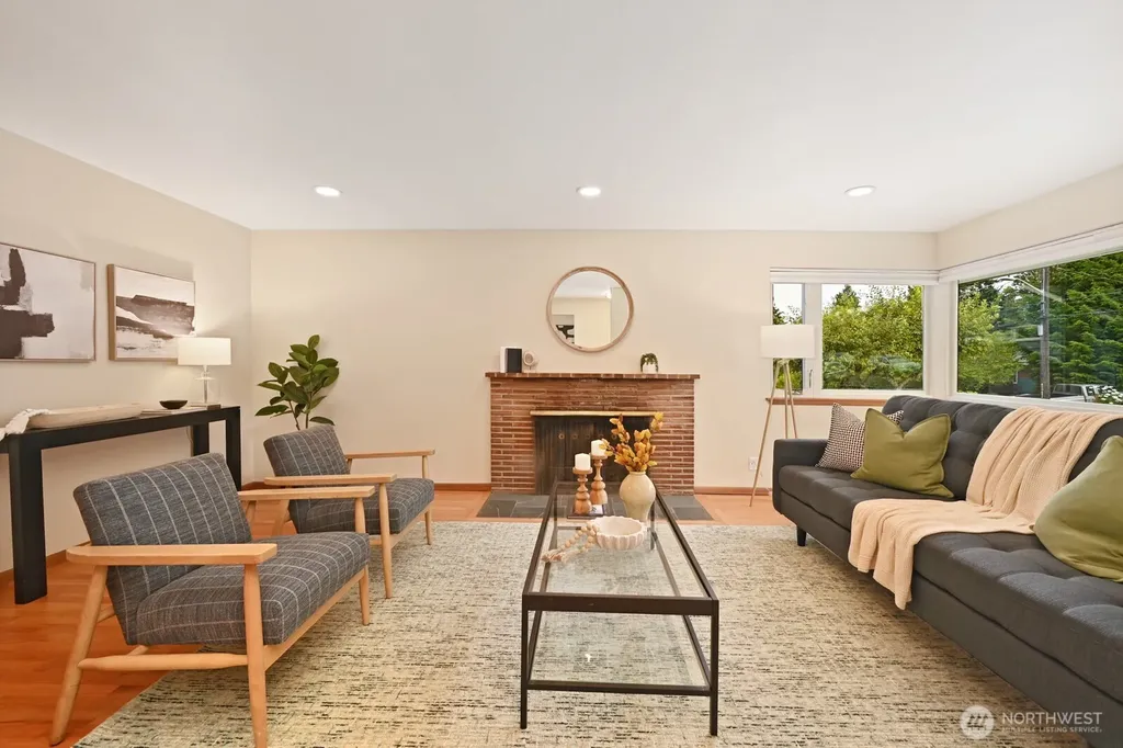 9823 41st Avenue SW Seattle WA 98136
