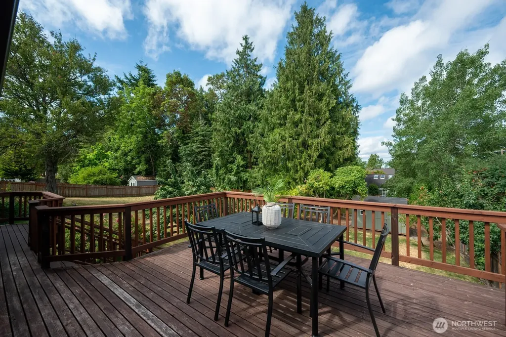 9823 41st Avenue SW Seattle WA 98136