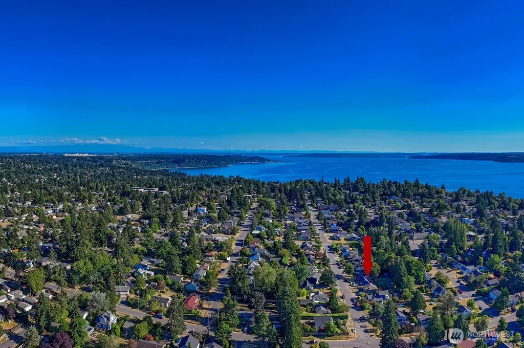 9823 41st Avenue SW Seattle WA 98136
