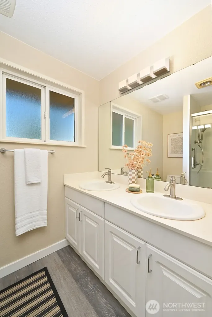 9823 41st Avenue SW Seattle WA 98136