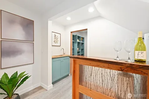 9823 41st Avenue SW Seattle WA 98136