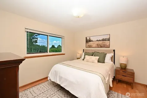 9823 41st Avenue SW Seattle WA 98136