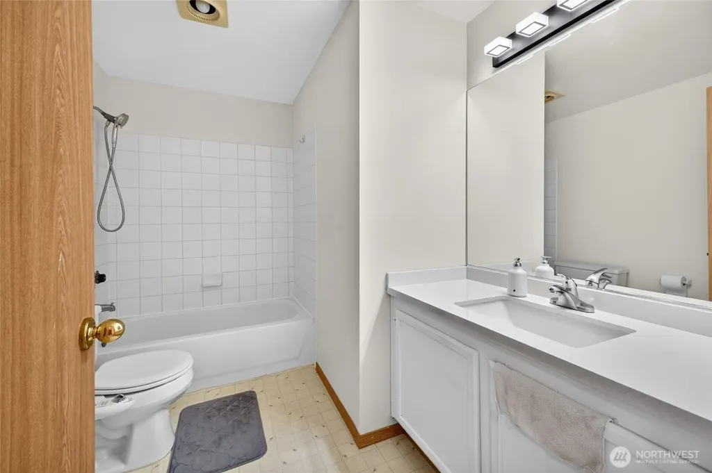 10124 SE 242nd Place Kent WA 98030