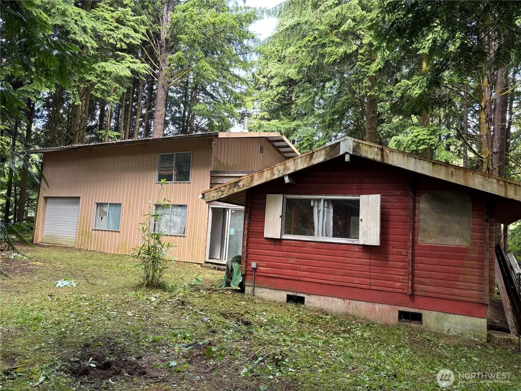 33 Oceanview Drive N Taholah WA 98587