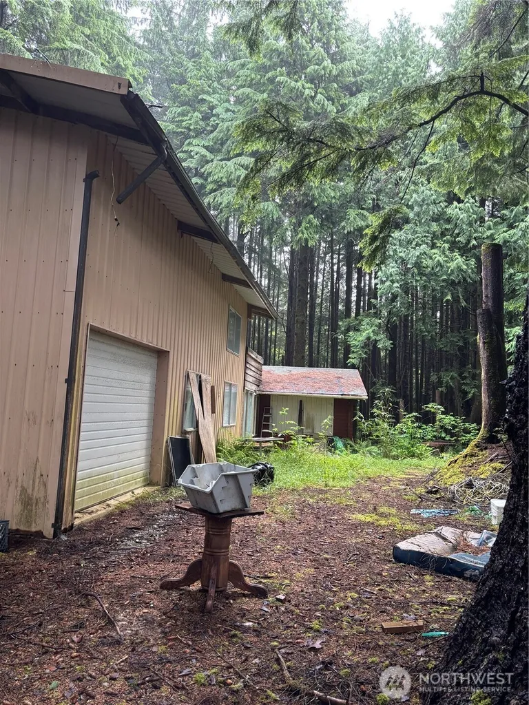 33 Oceanview Drive N Taholah WA 98587