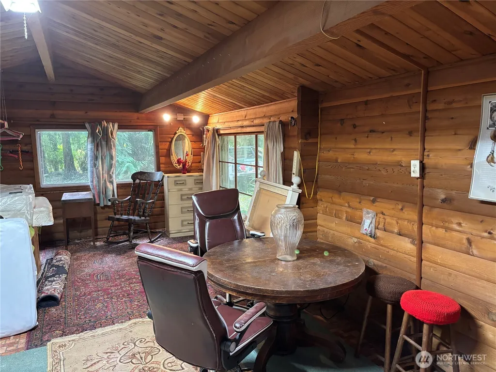 33 Oceanview Drive N Taholah WA 98587